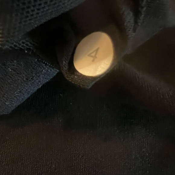 lululemon athletica Women’s Black Athletic Y Tank Top Size 4 - Picture 8 of 8